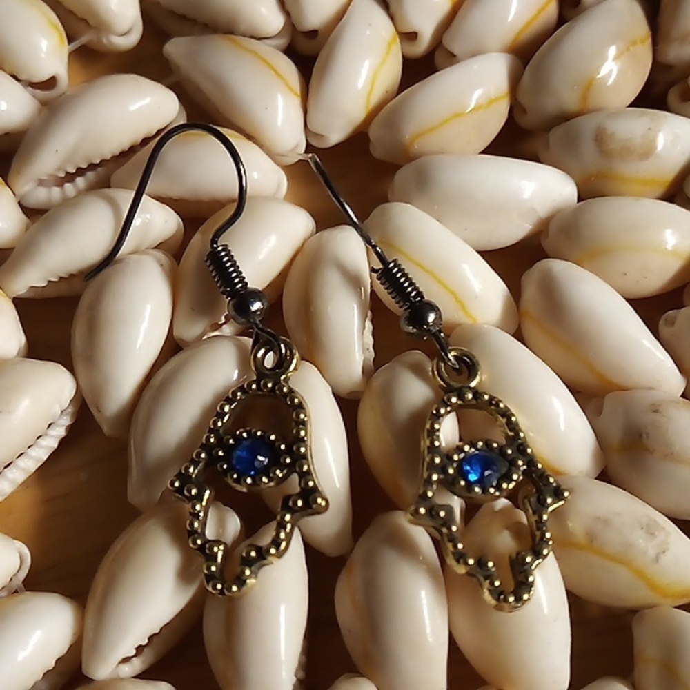 Bargain emporiums hand made elegant artisan Alaskan jewelry